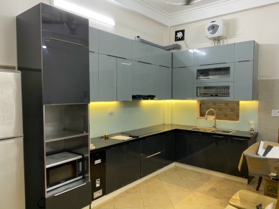 Cách Phối Màu Cho Tủ Bếp Inox Cánh Kính Sang Trọng Tại Ninh Bình 