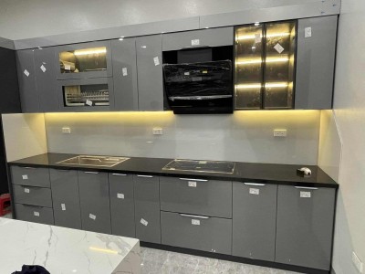 Tủ bếp inox cánh kính hiện đại tại Hoa Lư - Ninh Bình CK004